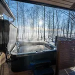 Iisland Usva, Seaside House With Sauna And Jacuzzi Tatil Evi Ii