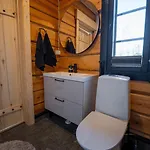Iisland Usva, Seaside House With Sauna And Jacuzzi