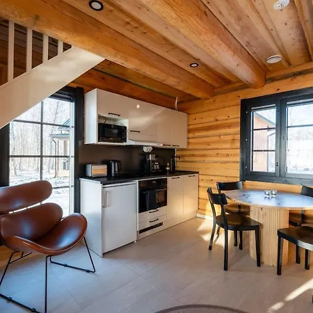 Iisland Usva, Seaside House With Sauna And Jacuzzi Сasa de vacaciones *