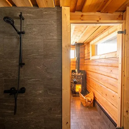 Iisland Usva, Seaside House With Sauna And Jacuzzi *