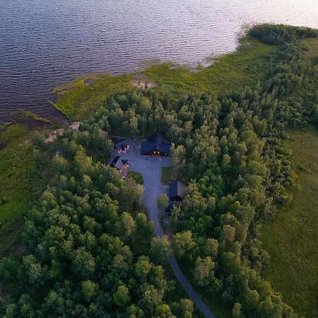 Iisland Usva, Seaside House With Sauna And Jacuzzi Сasa de vacaciones *