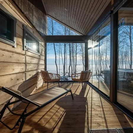 Iisland Usva, Seaside House With Sauna And Jacuzzi