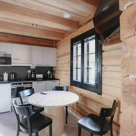 Iisland Usva, Seaside House With Sauna And Jacuzzi *