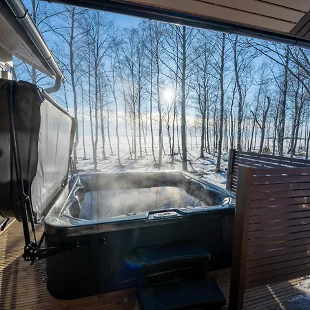 Iisland Usva, Seaside House With Sauna And Jacuzzi