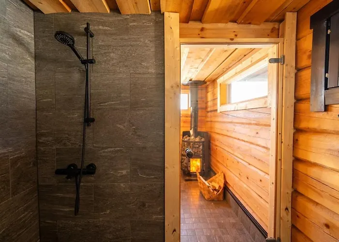 Iisland Usva, Seaside House With Sauna And Jacuzzi *