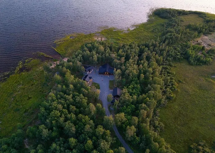 Iisland Usva, Seaside House With Sauna And Jacuzzi Hébergement de vacances *