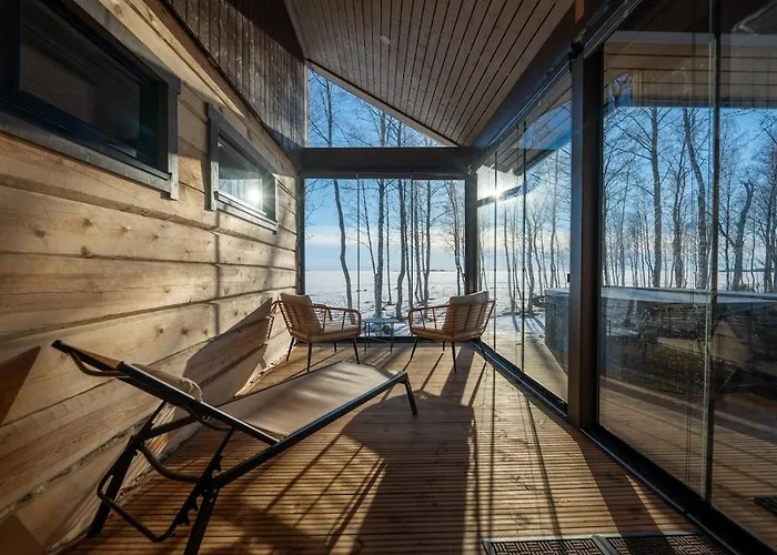 Iisland Usva, Seaside House With Sauna And Jacuzzi