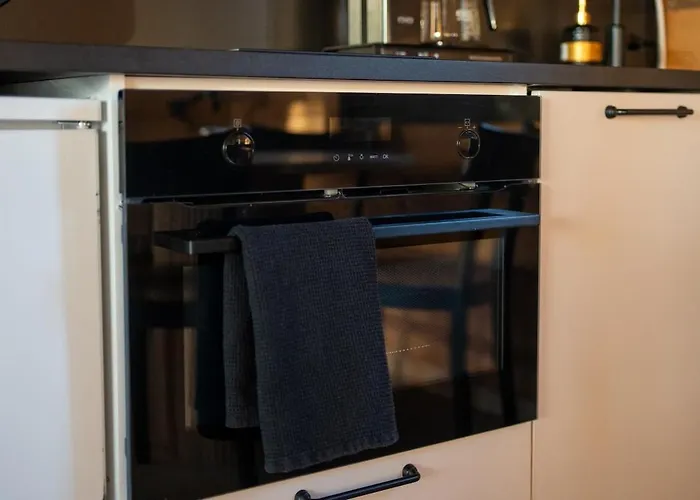 Iisland Usva, Seaside House With Sauna And Jacuzzi Hébergement de vacances Ii